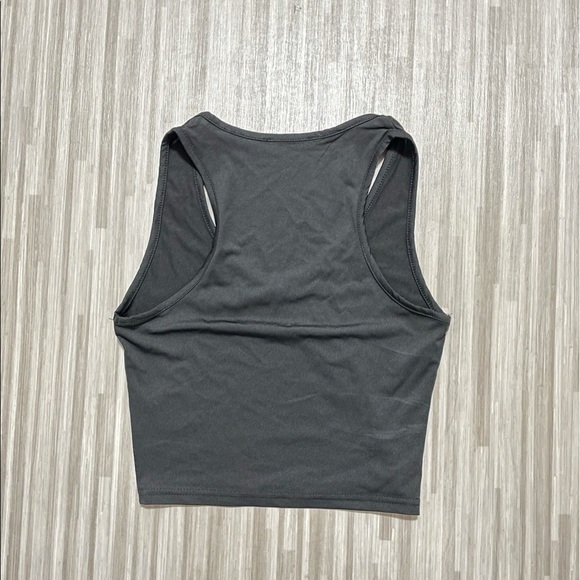 Black v-neck croptop - Picture 3 of 4